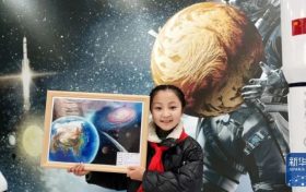 新華社關(guān)注！漢中大山女孩的航天夢想上“天宮”了 →縮略圖