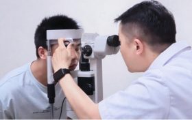 視力追逐戰(zhàn)！“生死時速” 開展FCB手術(shù)，為18歲網(wǎng)脫少年“搶”回視力！縮略圖