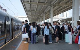 暑運(yùn)啟動(dòng)！漢中車務(wù)段增開多趟列車→縮略圖