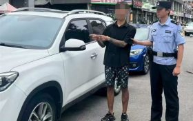 男子粘貼涉詐“小卡片”被抓現行縮略圖
